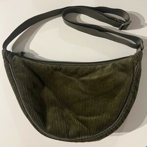 Uniqlo round mini shoulder bag